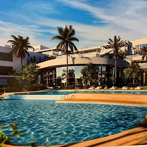 https://brand-new-stunning-3-bed-raised-ground-floor-apartment.es-andalucia.com